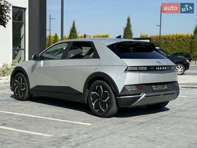 Серый Хендай Ioniq 5, объемом двигателя 0 л и пробегом 162 тыс. км за 20800 $, фото 3 на Automoto.ua