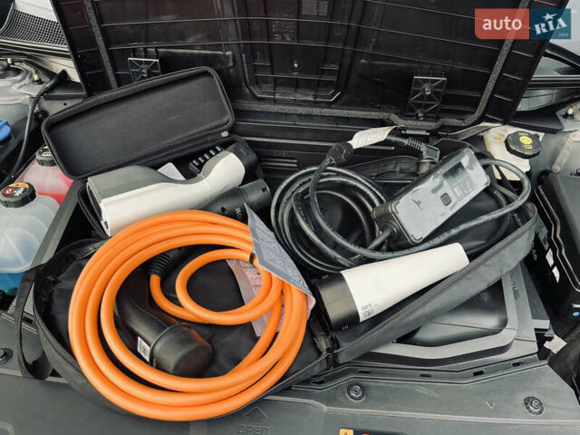 Сірий Хендай Ioniq 5, об'ємом двигуна 0 л та пробігом 28 тис. км за 35999 $, фото 31 на Automoto.ua