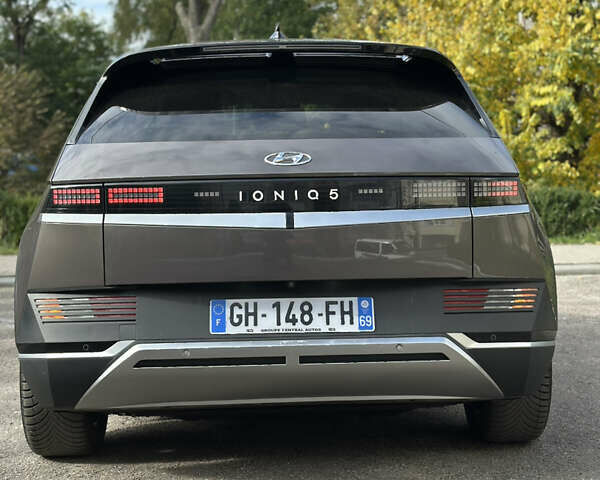 Серый Хендай Ioniq 5, объемом двигателя 0 л и пробегом 185 тыс. км за 23900 $, фото 23 на Automoto.ua
