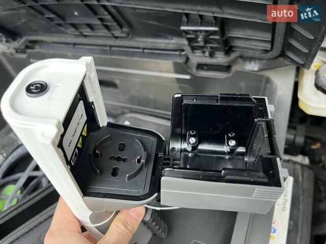 Серый Хендай Ioniq 5, объемом двигателя 0 л и пробегом 55 тыс. км за 24999 $, фото 58 на Automoto.ua