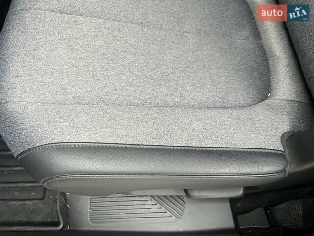 Серый Хендай Ioniq 5, объемом двигателя 0 л и пробегом 82 тыс. км за 20999 $, фото 7 на Automoto.ua