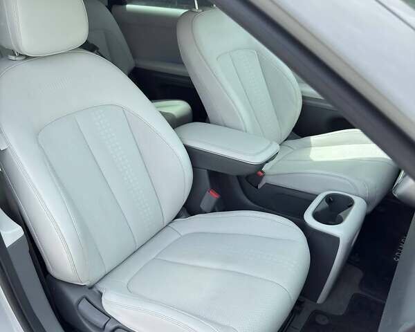 Сірий Хендай Ioniq 5, об'ємом двигуна 0 л та пробігом 56 тис. км за 26900 $, фото 12 на Automoto.ua