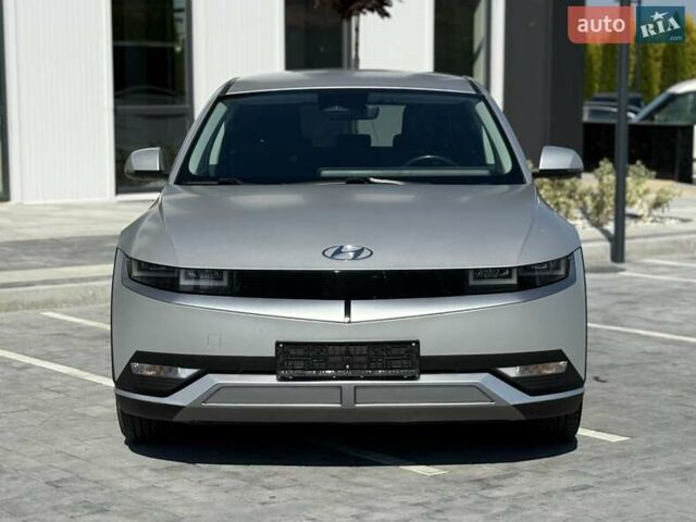 Серый Хендай Ioniq 5, объемом двигателя 0 л и пробегом 162 тыс. км за 20800 $, фото 1 на Automoto.ua