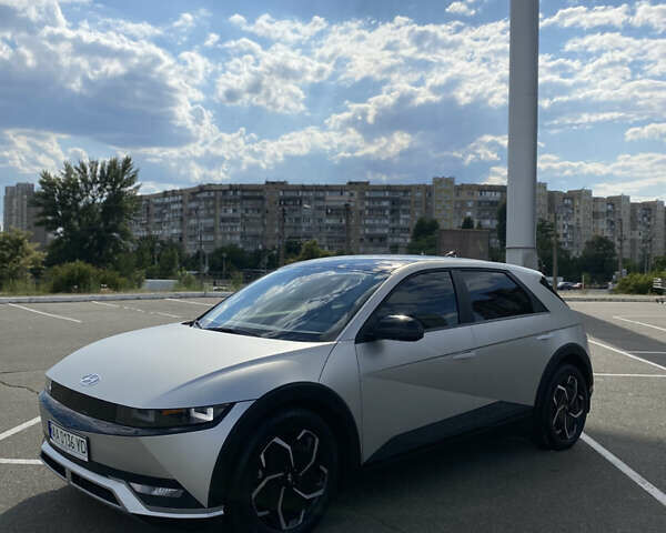 Серый Хендай Ioniq 5, объемом двигателя 0 л и пробегом 28 тыс. км за 27000 $, фото 2 на Automoto.ua