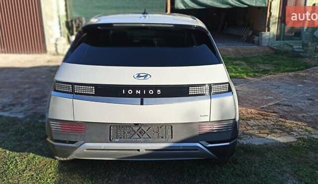Серый Хендай Ioniq 5, объемом двигателя 0 л и пробегом 39 тыс. км за 23800 $, фото 2 на Automoto.ua