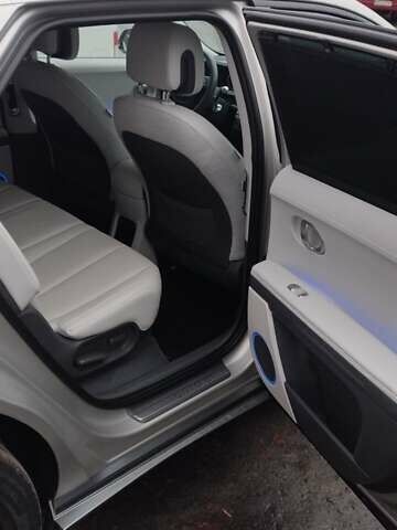 Сірий Хендай Ioniq 5, об'ємом двигуна 0 л та пробігом 17 тис. км за 35000 $, фото 12 на Automoto.ua