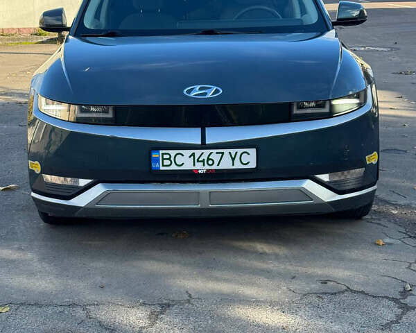 Серый Хендай Ioniq 5, объемом двигателя 0 л и пробегом 141 тыс. км за 21300 $, фото 4 на Automoto.ua