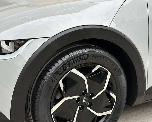 Сірий Хендай Ioniq 5, об'ємом двигуна 0 л та пробігом 151 тис. км за 22700 $, фото 100 на Automoto.ua