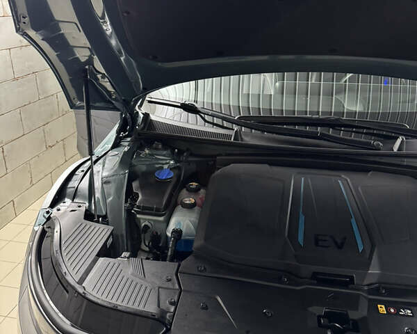 Серый Хендай Ioniq 5, объемом двигателя 0 л и пробегом 68 тыс. км за 29500 $, фото 15 на Automoto.ua