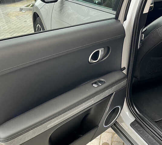 Серый Хендай Ioniq 5, объемом двигателя 0 л и пробегом 163 тыс. км за 22999 $, фото 33 на Automoto.ua