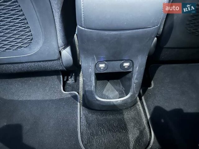 Серый Хендай Ioniq 5, объемом двигателя 0 л и пробегом 84 тыс. км за 31700 $, фото 30 на Automoto.ua