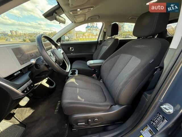 Серый Хендай Ioniq 5, объемом двигателя 0 л и пробегом 90 тыс. км за 23500 $, фото 31 на Automoto.ua