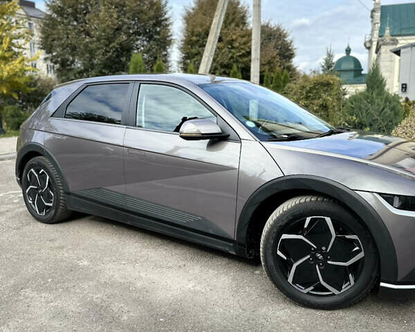 Серый Хендай Ioniq 5, объемом двигателя 0 л и пробегом 185 тыс. км за 23900 $, фото 6 на Automoto.ua