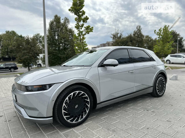 Серый Хендай Ioniq 5, объемом двигателя 0 л и пробегом 55 тыс. км за 29999 $, фото 4 на Automoto.ua