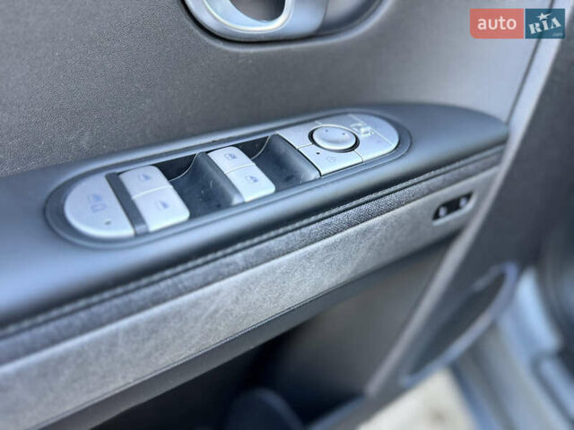 Серый Хендай Ioniq 5, объемом двигателя 0 л и пробегом 73 тыс. км за 24999 $, фото 24 на Automoto.ua