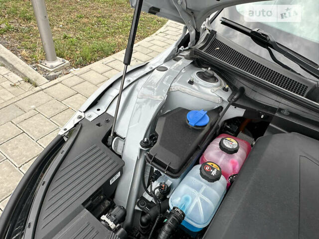 Серый Хендай Ioniq 5, объемом двигателя 0 л и пробегом 55 тыс. км за 29999 $, фото 48 на Automoto.ua