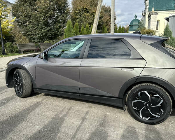 Серый Хендай Ioniq 5, объемом двигателя 0 л и пробегом 185 тыс. км за 23900 $, фото 35 на Automoto.ua