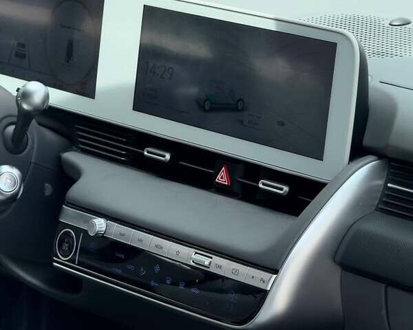 Сірий Хендай Ioniq 5, об'ємом двигуна 0 л та пробігом 56 тис. км за 26900 $, фото 10 на Automoto.ua