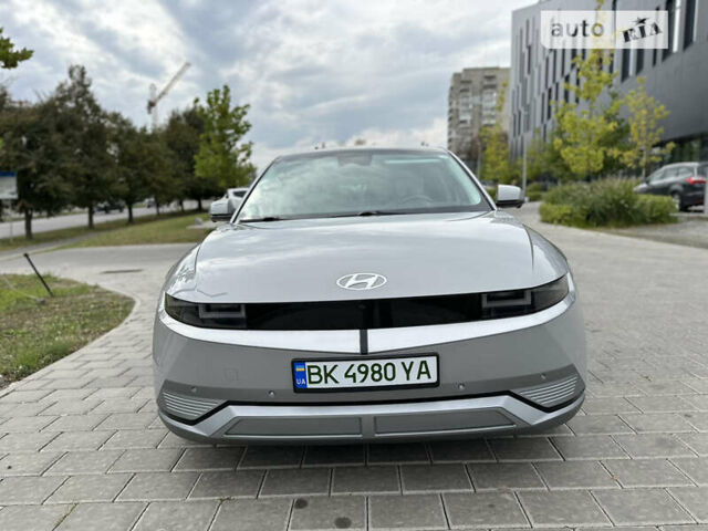 Серый Хендай Ioniq 5, объемом двигателя 0 л и пробегом 55 тыс. км за 29999 $, фото 3 на Automoto.ua