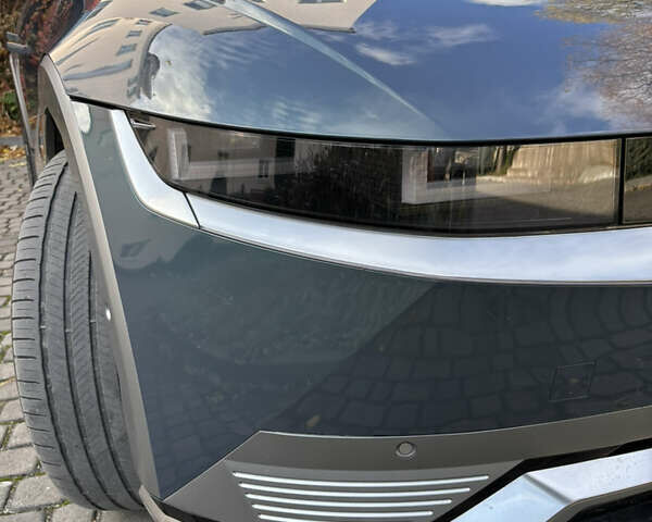 Серый Хендай Ioniq 5, объемом двигателя 0 л и пробегом 40 тыс. км за 28300 $, фото 8 на Automoto.ua