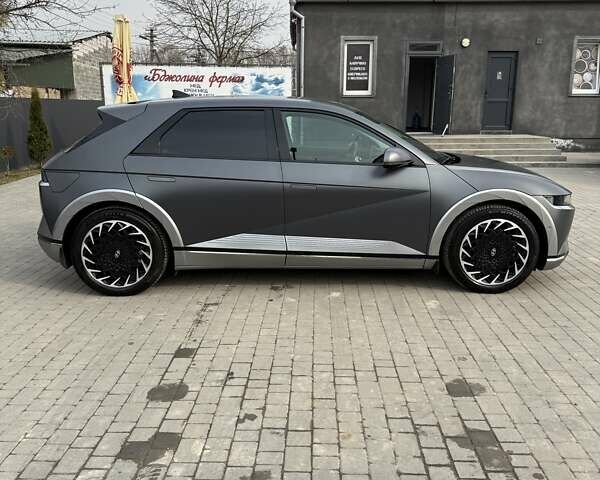 Серый Хендай Ioniq 5, объемом двигателя 0 л и пробегом 24 тыс. км за 41000 $, фото 9 на Automoto.ua