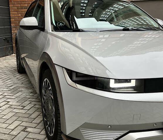 Серый Хендай Ioniq 5, объемом двигателя 0 л и пробегом 163 тыс. км за 22999 $, фото 9 на Automoto.ua