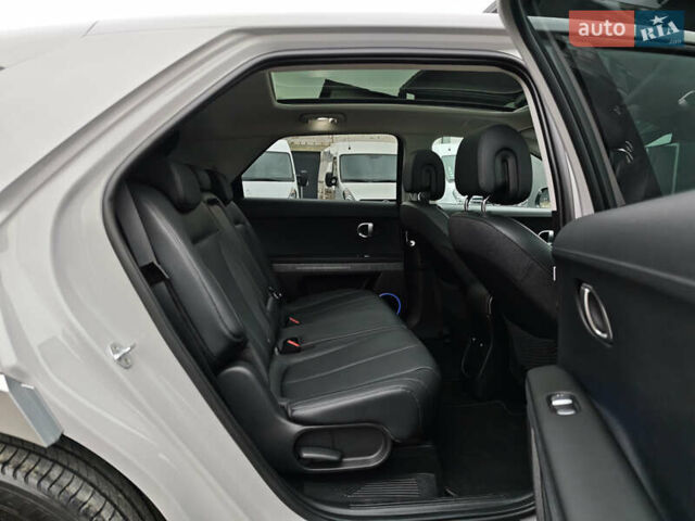 Серый Хендай Ioniq 5, объемом двигателя 0 л и пробегом 61 тыс. км за 29000 $, фото 63 на Automoto.ua