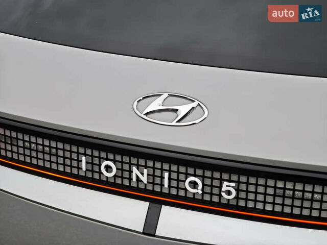 Серый Хендай Ioniq 5, объемом двигателя 0 л и пробегом 61 тыс. км за 29000 $, фото 17 на Automoto.ua