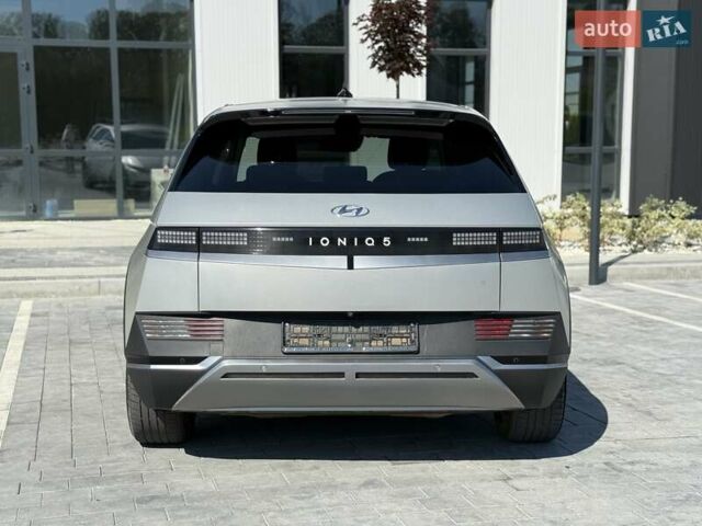 Серый Хендай Ioniq 5, объемом двигателя 0 л и пробегом 162 тыс. км за 20800 $, фото 4 на Automoto.ua