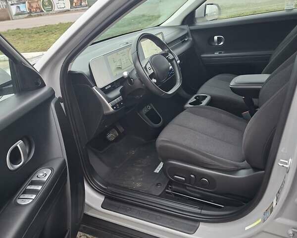 Сірий Хендай Ioniq 5, об'ємом двигуна 0 л та пробігом 119 тис. км за 20500 $, фото 8 на Automoto.ua