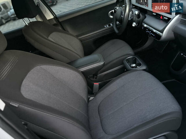 Сірий Хендай Ioniq 5, об'ємом двигуна 0 л та пробігом 66 тис. км за 22900 $, фото 48 на Automoto.ua