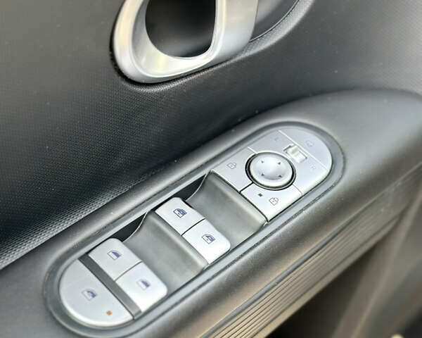 Серый Хендай Ioniq 5, объемом двигателя 0 л и пробегом 185 тыс. км за 23900 $, фото 54 на Automoto.ua