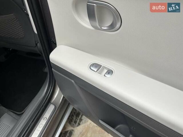 Серый Хендай Ioniq 5, объемом двигателя 0 л и пробегом 55 тыс. км за 24999 $, фото 29 на Automoto.ua