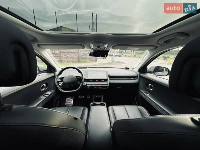 Сірий Хендай Ioniq 5, об'ємом двигуна 0 л та пробігом 28 тис. км за 35999 $, фото 10 на Automoto.ua