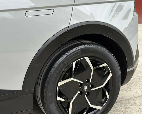 Сірий Хендай Ioniq 5, об'ємом двигуна 0 л та пробігом 151 тис. км за 22700 $, фото 105 на Automoto.ua