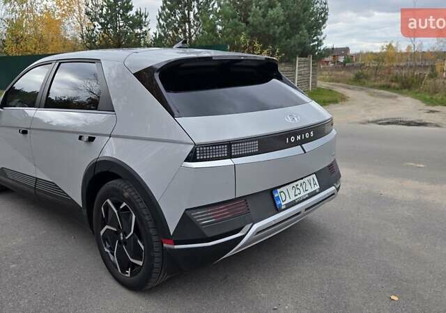 Серый Хендай Ioniq 5, объемом двигателя 0 л и пробегом 43 тыс. км за 24800 $, фото 3 на Automoto.ua