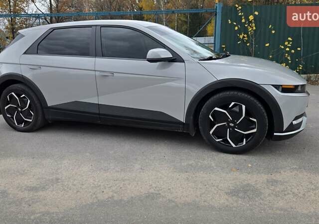 Серый Хендай Ioniq 5, объемом двигателя 0 л и пробегом 43 тыс. км за 24800 $, фото 1 на Automoto.ua