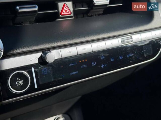 Серый Хендай Ioniq 5, объемом двигателя 0 л и пробегом 90 тыс. км за 23500 $, фото 54 на Automoto.ua