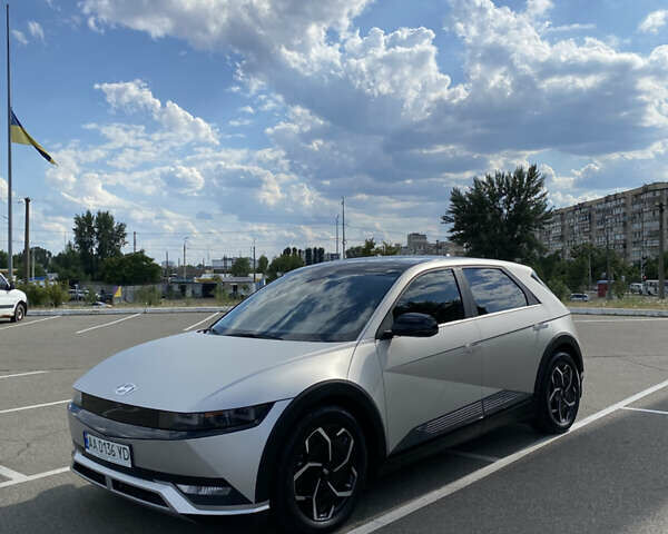 Серый Хендай Ioniq 5, объемом двигателя 0 л и пробегом 28 тыс. км за 27000 $, фото 4 на Automoto.ua