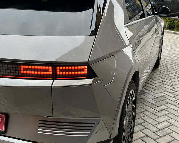 Серый Хендай Ioniq 5, объемом двигателя 0 л и пробегом 163 тыс. км за 22999 $, фото 11 на Automoto.ua