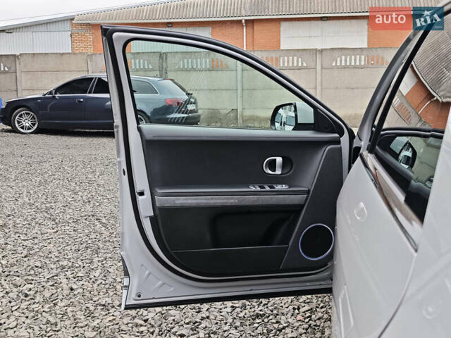 Серый Хендай Ioniq 5, объемом двигателя 0 л и пробегом 61 тыс. км за 29000 $, фото 18 на Automoto.ua