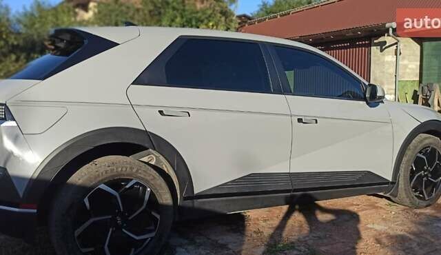 Серый Хендай Ioniq 5, объемом двигателя 0 л и пробегом 39 тыс. км за 23800 $, фото 8 на Automoto.ua