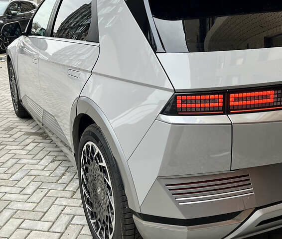Серый Хендай Ioniq 5, объемом двигателя 0 л и пробегом 163 тыс. км за 22999 $, фото 14 на Automoto.ua