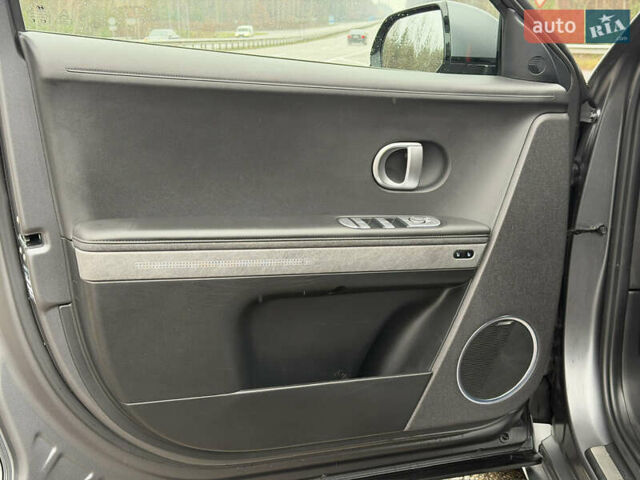 Сірий Хендай Ioniq 5, об'ємом двигуна 0 л та пробігом 65 тис. км за 34999 $, фото 62 на Automoto.ua