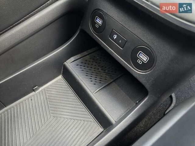 Сірий Хендай Ioniq 5, об'ємом двигуна 0 л та пробігом 40 тис. км за 36399 $, фото 68 на Automoto.ua