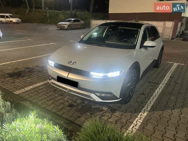 Серый Хендай Ioniq 5, объемом двигателя 0 л и пробегом 82 тыс. км за 20999 $, фото 4 на Automoto.ua