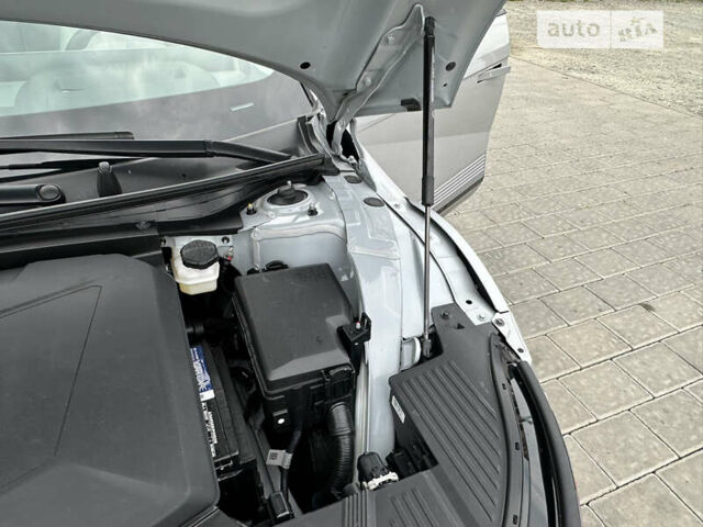 Серый Хендай Ioniq 5, объемом двигателя 0 л и пробегом 55 тыс. км за 29999 $, фото 47 на Automoto.ua