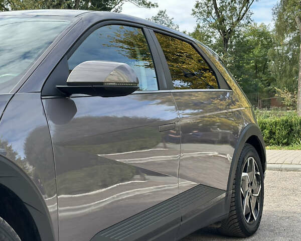 Серый Хендай Ioniq 5, объемом двигателя 0 л и пробегом 185 тыс. км за 23900 $, фото 15 на Automoto.ua