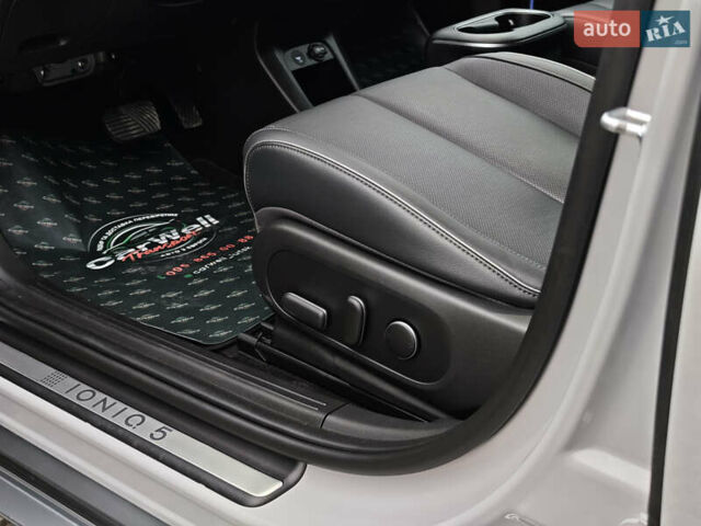 Серый Хендай Ioniq 5, объемом двигателя 0 л и пробегом 61 тыс. км за 29000 $, фото 24 на Automoto.ua