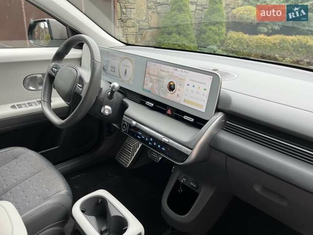 Серый Хендай Ioniq 5, объемом двигателя 0 л и пробегом 55 тыс. км за 24999 $, фото 50 на Automoto.ua